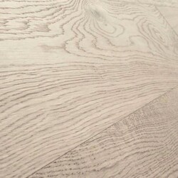 Normalno ščetkan parket